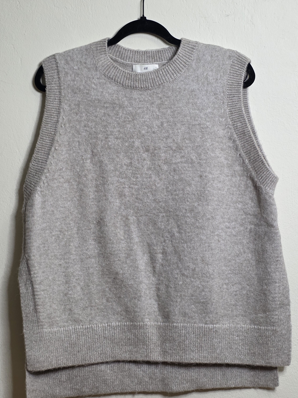 H&M Light Gray Crewneck Sleeveless Knit Vest